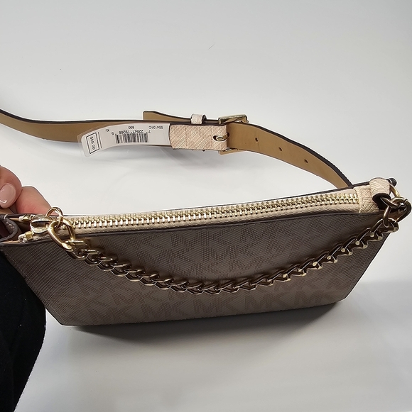 Michael Kors belt bag with pull chain - Picture 3 of 7